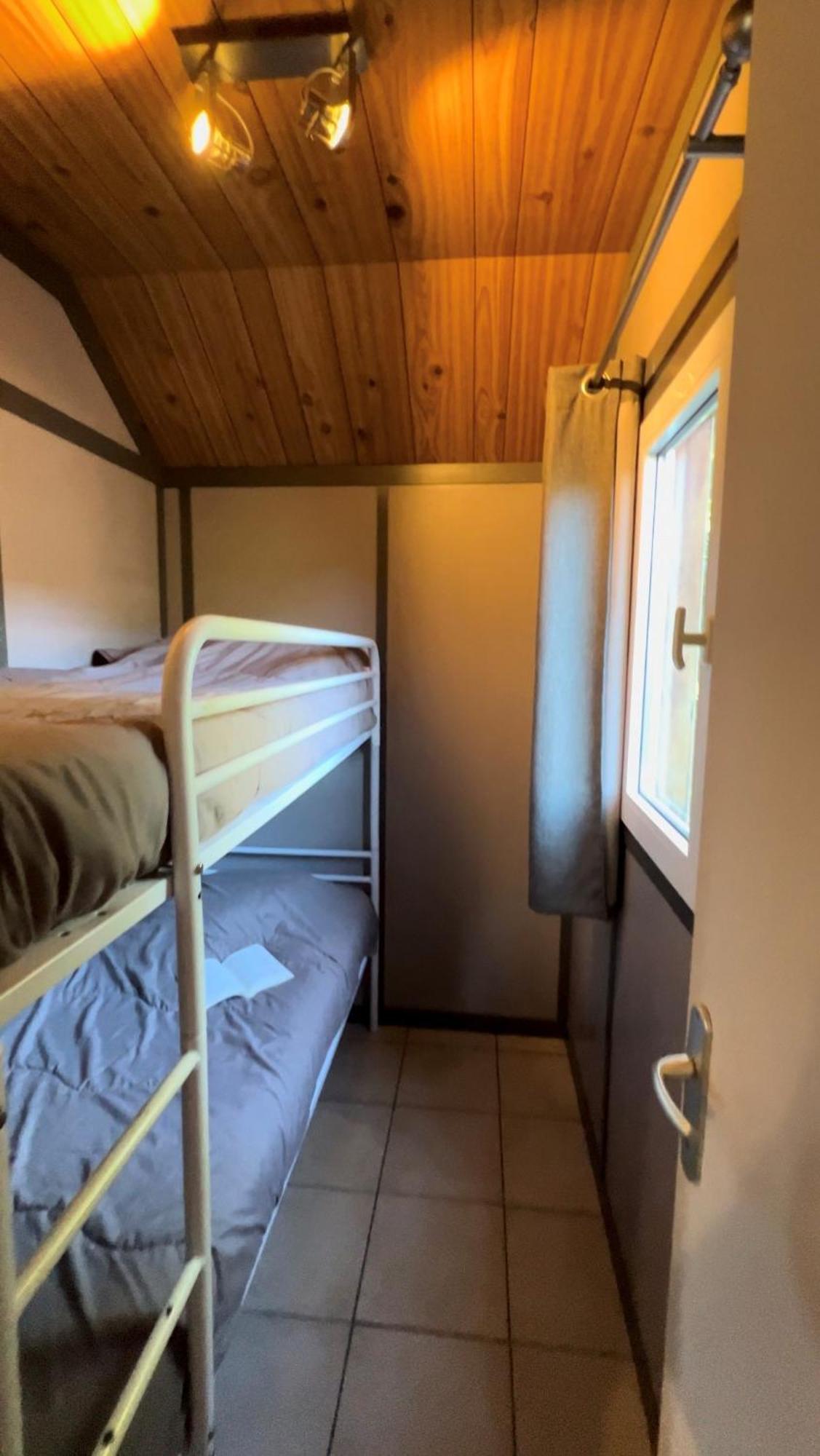 Camping La Source Therondels Chambre photo